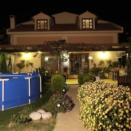 Rafina Great Feeling Villa 外观 照片