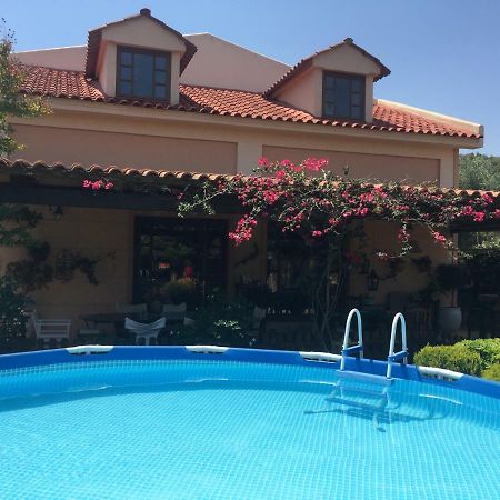 Rafina Great Feeling Villa 外观 照片