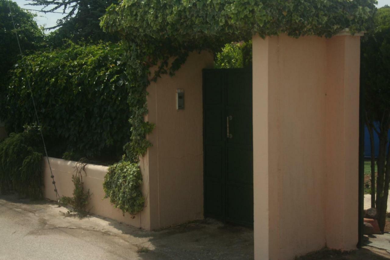Rafina Great Feeling Villa 外观 照片